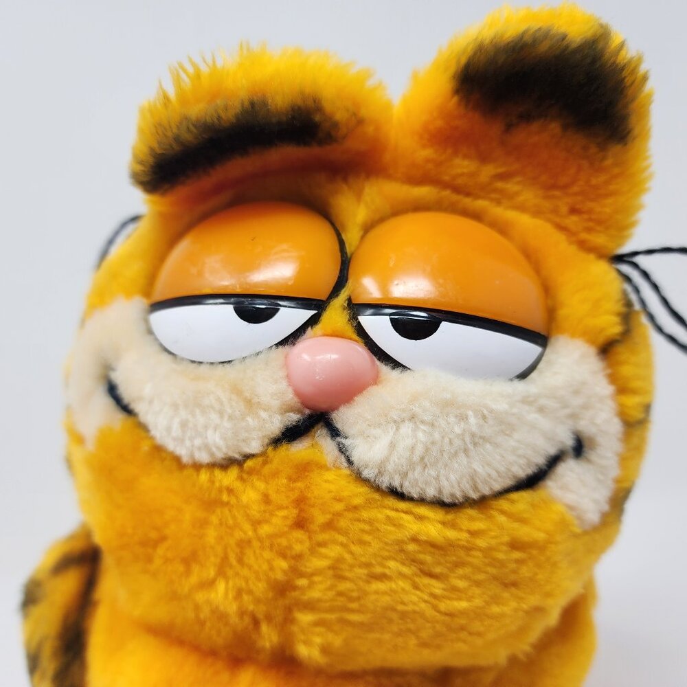 Vtg 1981 Dakin Garfield Cat Sitting 9" Plush Shredded Clippings Stuffed Animal - Picture 15 of 15